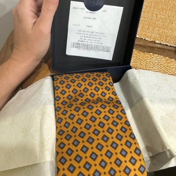 Brooks Brothers Tie - Picture 2 of 10
